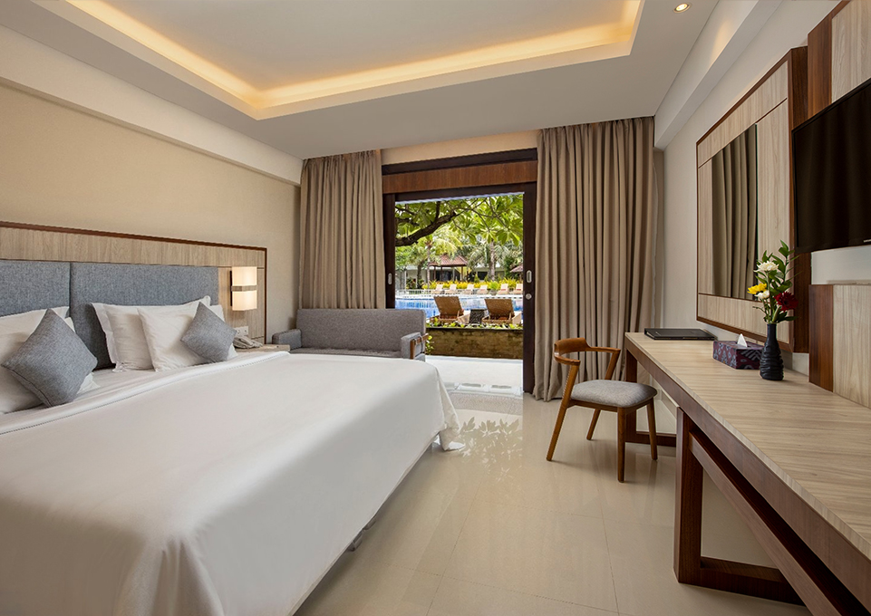 Grand Deluxe Pool Side Grand Deluxe Pool Side