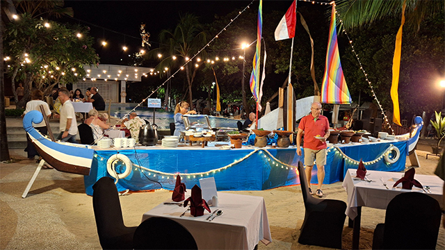Nikmati Live Grilled Seafood yang Lezat di Mentari Beach Bar Truntum Kuta Bali