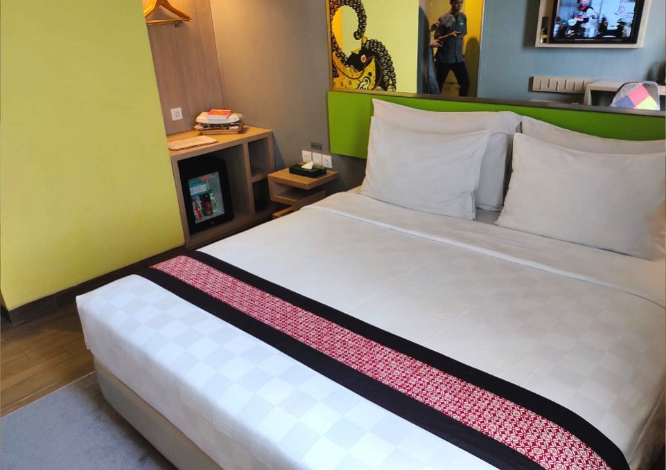 Deluxe Corner Double Bed