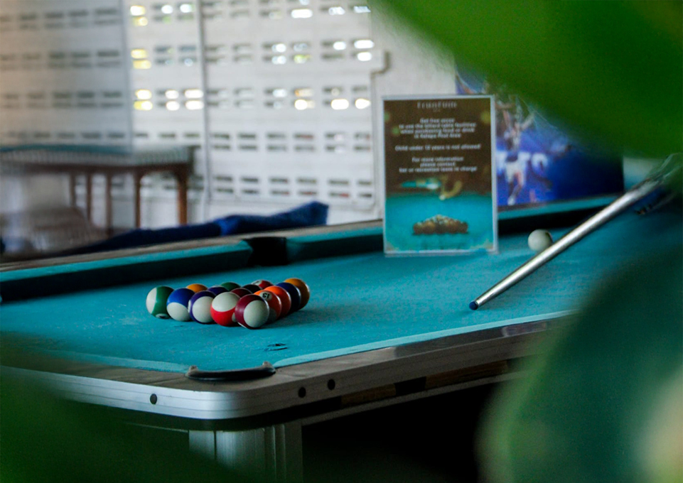 Hattrick Sport Bar by Truntum